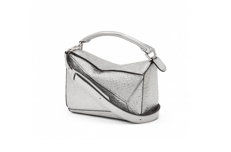 Loewe: The Silver Puzzle Bag - 10 Magazine