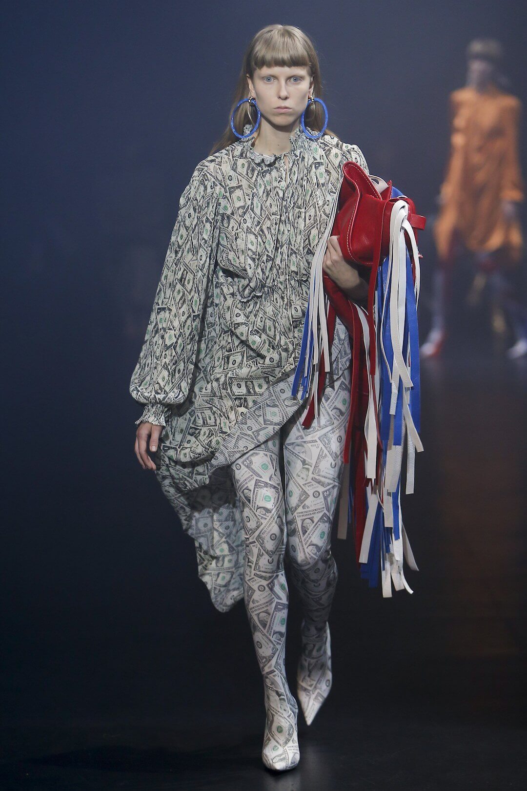 Balenciaga: Ready-to-Wear SS18 - 10 
